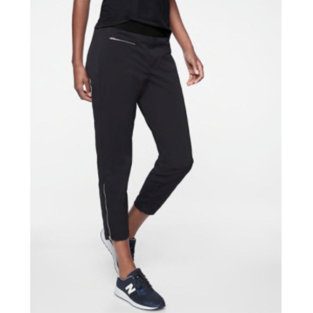 Athleta Mod Trekkie Crop Pants in Black